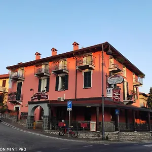 ** Couette-café Azzano Holidays Italie
